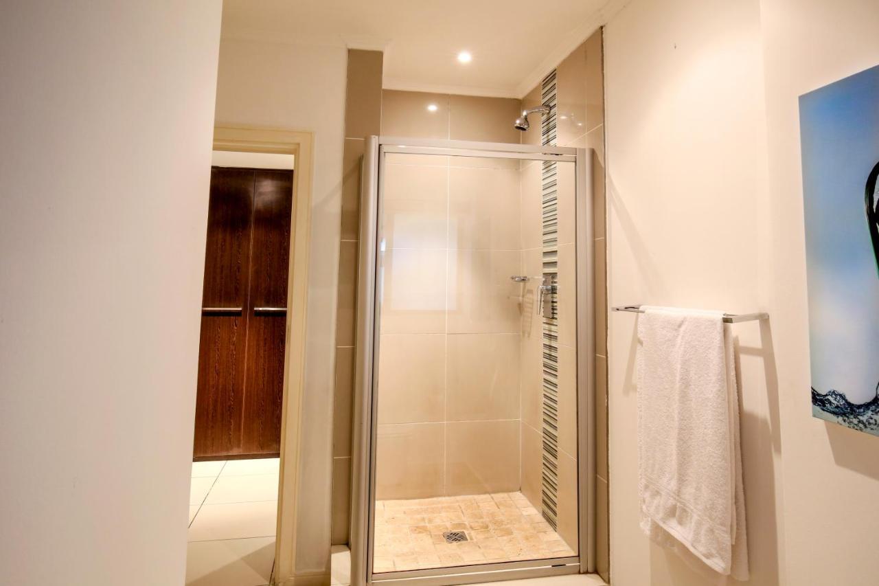 The Nicol Hotel And Apartments Johannesburg Bagian luar foto